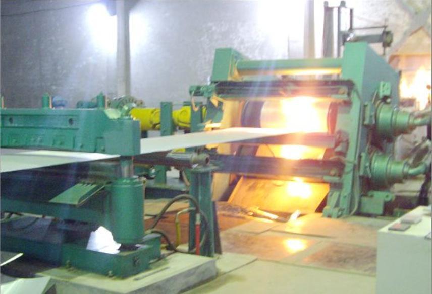 二辊倾斜式铝板带铸轧机
