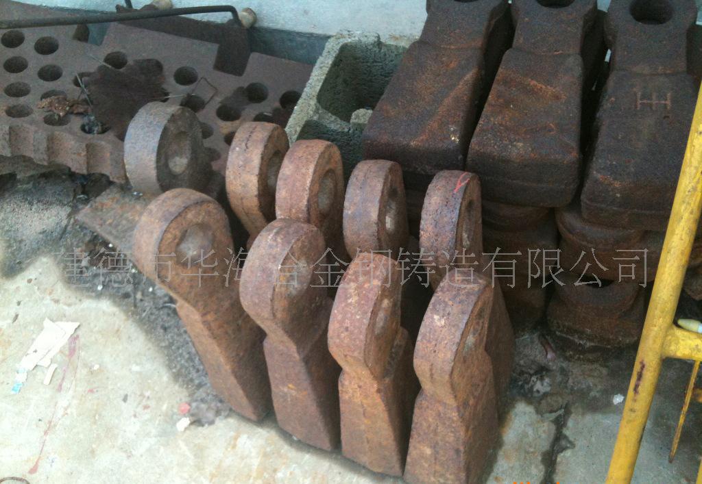 专业生产各种型号破碎机锤头