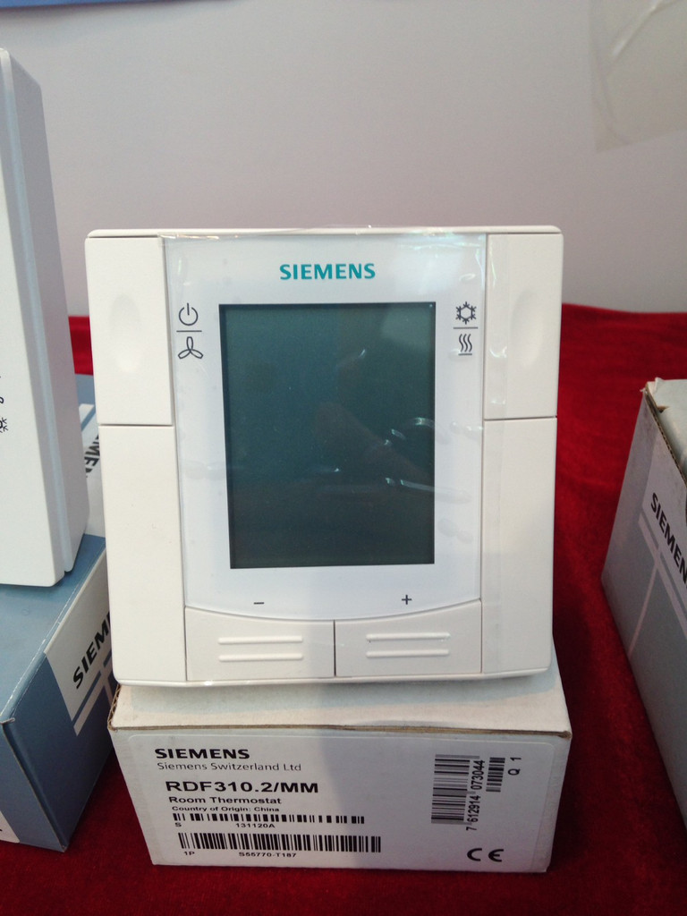 西安Siemens/西门子温控器RDF310.2/MM  西门子房间/风机盘管专用温控器RDF310.2/MM