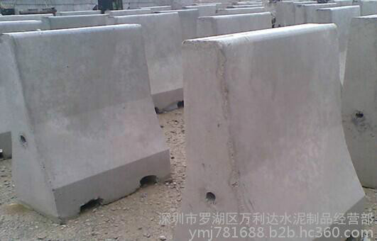 深圳混凝土隔离墩 防撞墩 水泥制品