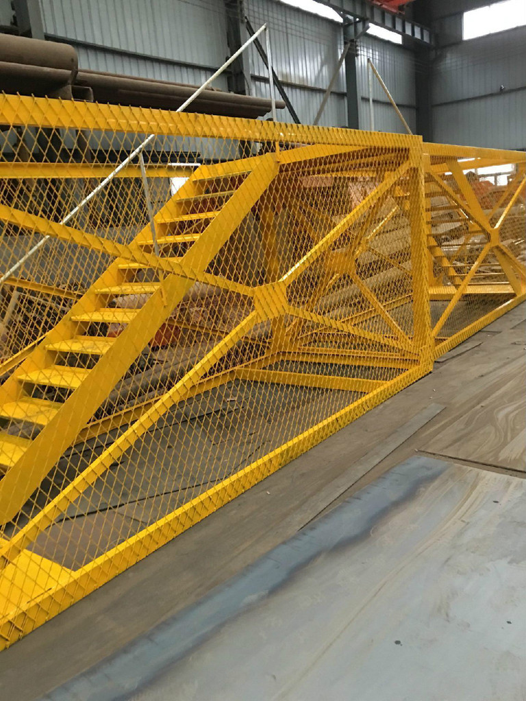 西安金北程机械制造有限公司生产地铁梯笼制作4500×1700×2000等钢架构产品