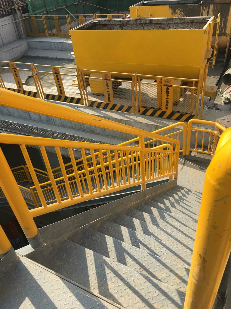 金北程专业制作地铁专用上下扶手、楼梯、踏步 西安地铁踏步制作1200扶手踏步护栏等钢结构工程 西安地铁楼梯制作