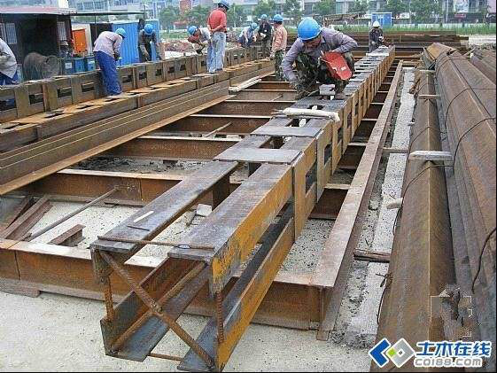 金北程专业生产地铁格构柱，可加工定制格构柱等钢结构产品
