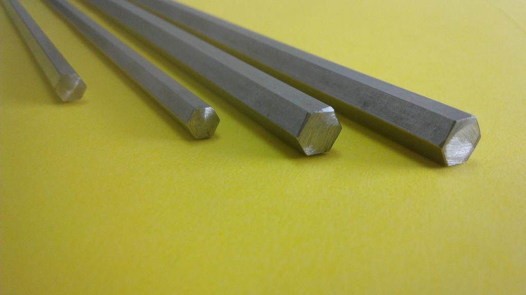 宝钢 深圳不锈钢厂家提供304不锈钢钢棒 加工切割折弯 棒身抛光处理