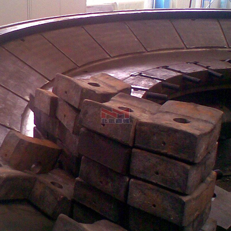 沈阳重型立磨磨盘压板